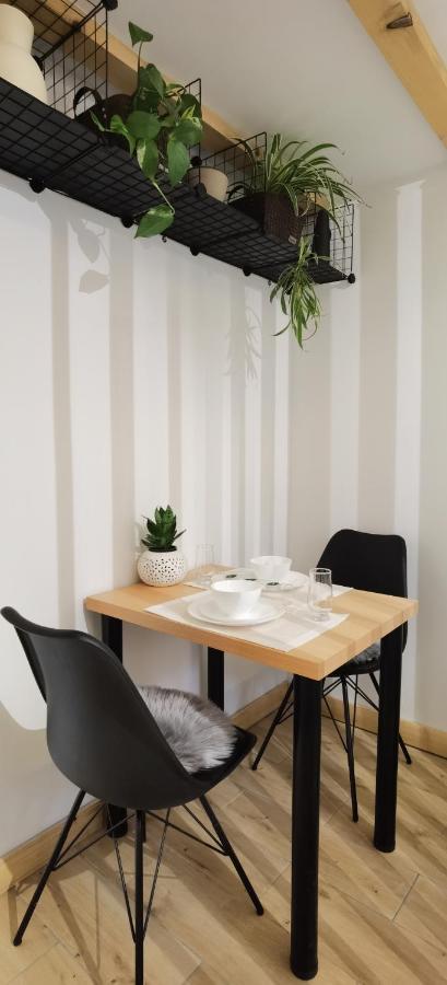 Zona Apartments 1 兹雷尼亚宁 外观 照片