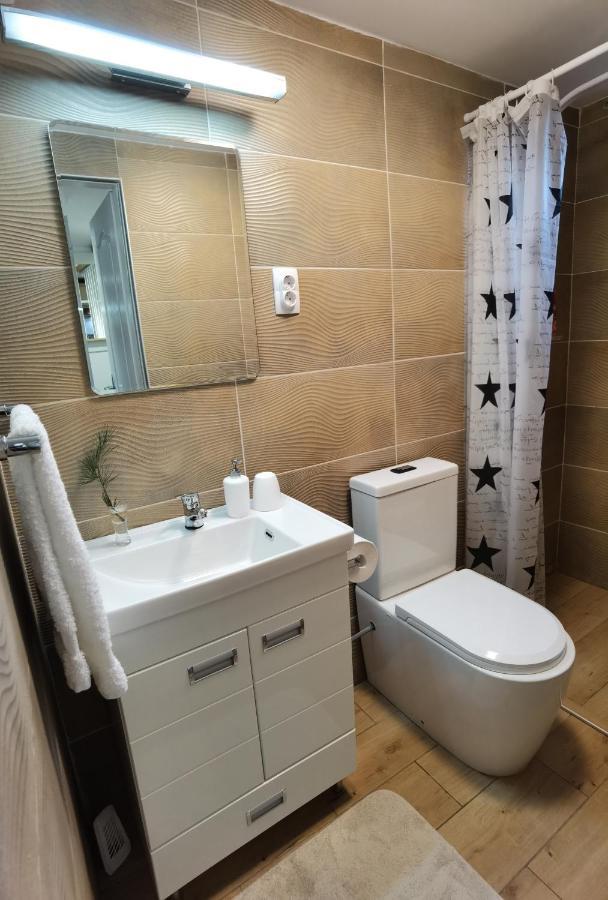 Zona Apartments 1 兹雷尼亚宁 外观 照片